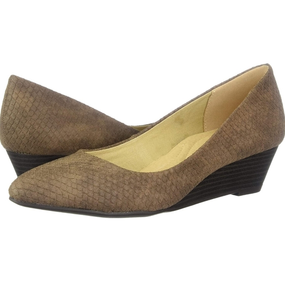 Brown pumps - Picture 2 of 7